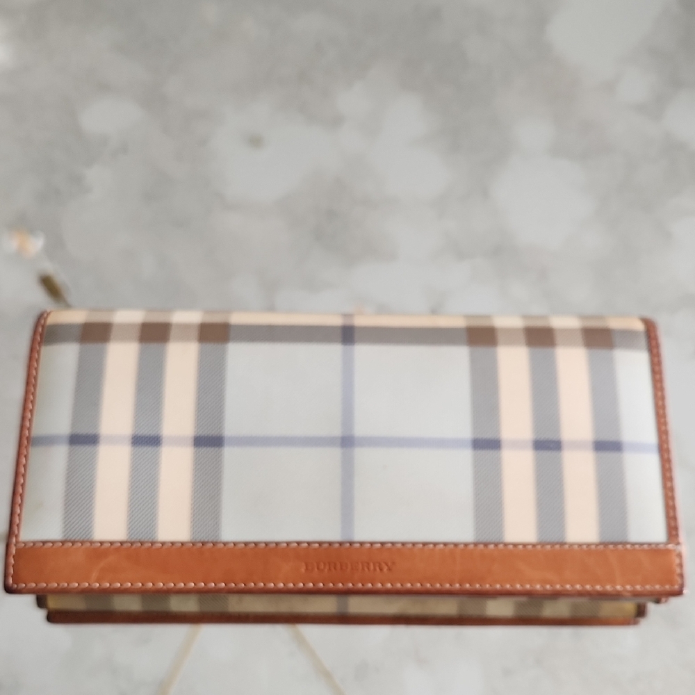 Authentic Burberry Tan Leather Wallet